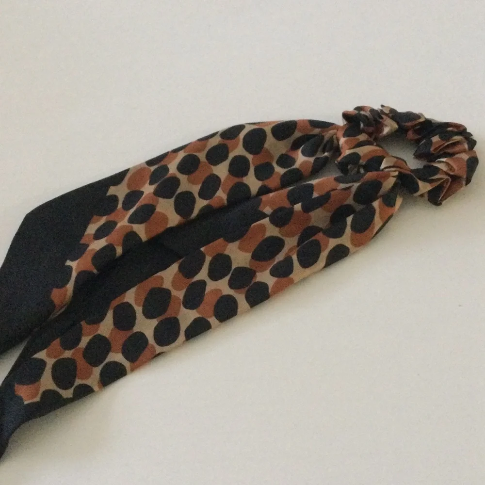 KATE SPADE DOTTY LEOPARD PRINT SILK BANDANA AND HAIR SCRUNCHIE  BLACK BROWN NWT